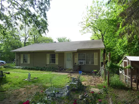 511 W Pecan St, Aubrey, TX 76227