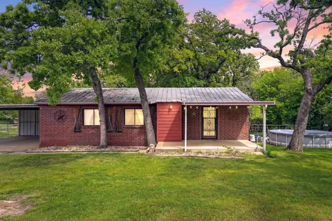 591 Mcfarland Ln, Weatherford, TX 76088