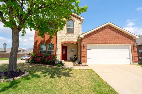 8805 Whirlwind Trl, Aubrey, TX 76227