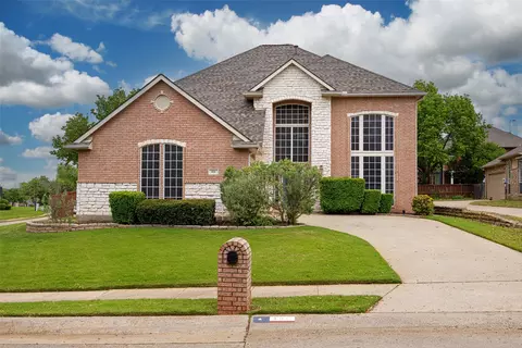 101 Edinburgh Ct, Highland Village, TX 75077