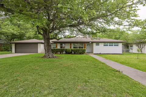 4305 Cummings Dr, North Richland Hills, TX 76180