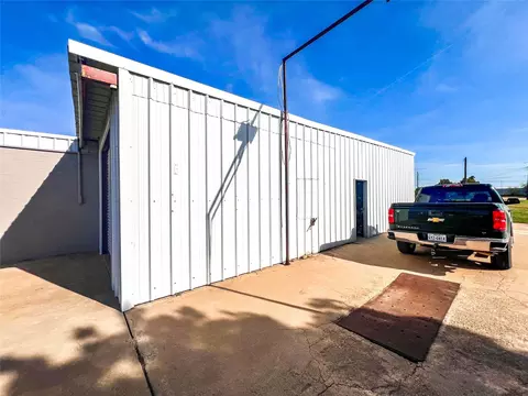 704 N 1st, Haskell, TX 79521 photo 3