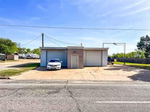 704 N 1st, Haskell, TX 79521 photo 12