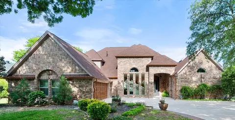 814 Muirfield Dr, Mansfield, TX 76063