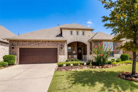 501 Green Valley Dr, Mckinney, TX 75071