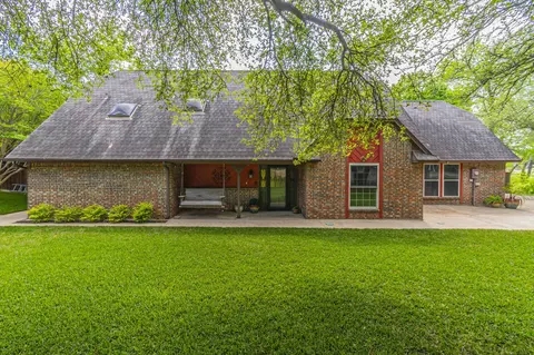 127 Nicklaus Nook, Lancaster, TX 75146
