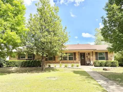 806 Glen Key St, Denison, TX 75020