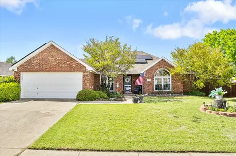 302 Glen Oak Trl, Forney, TX 75126