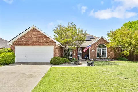 302 Glen Oak Trl, Forney, TX 75126