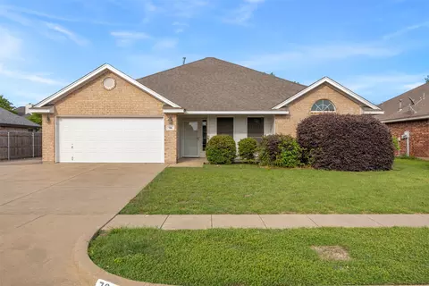 706 Hill Ln, Cleburne, TX 76033