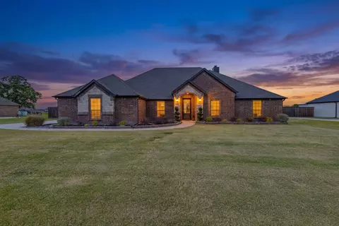 2824 Mallard Dr, Greenville, TX 75402