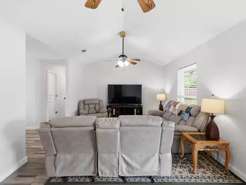 Living - 636 Eubank St, Mabank, TX 75147 photo 2 of 5