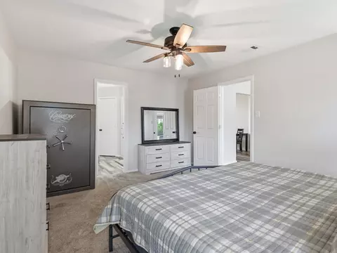 Bedroom - 636 Eubank St, Mabank, TX 75147 photo 3 of 5