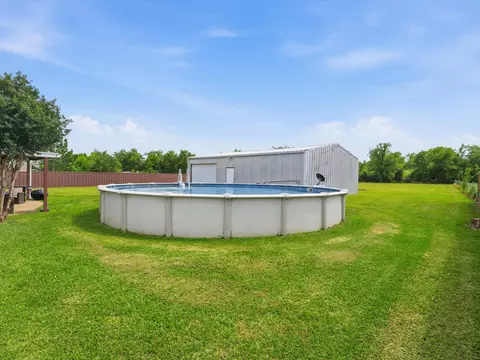 Exterior - 636 Eubank St, Mabank, TX 75147 photo 6 of 6