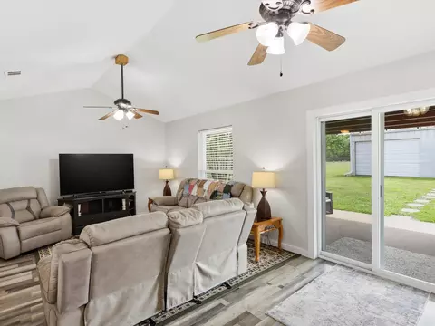 Living - 636 Eubank St, Mabank, TX 75147 photo 3 of 5