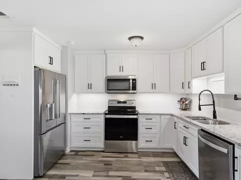 Kitchen - 636 Eubank St, Mabank, TX 75147 photo 2 of 4