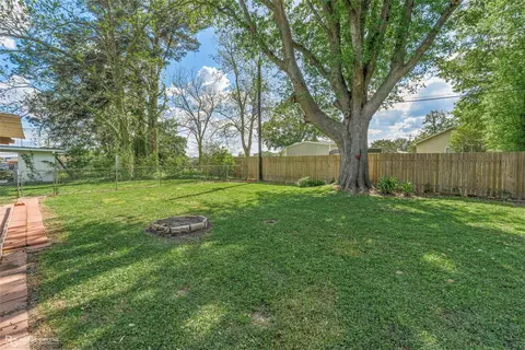 Exterior - 104 3rd St NW, Springhill, LA 71075 photo 5 of 6