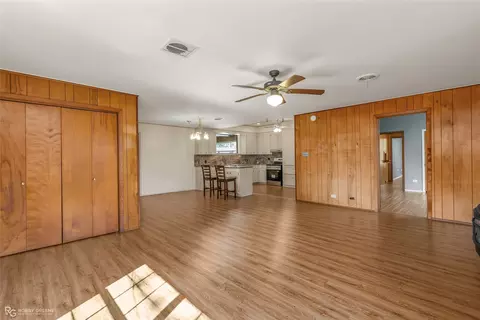 Living - 104 3rd St NW, Springhill, LA 71075 photo 5 of 9