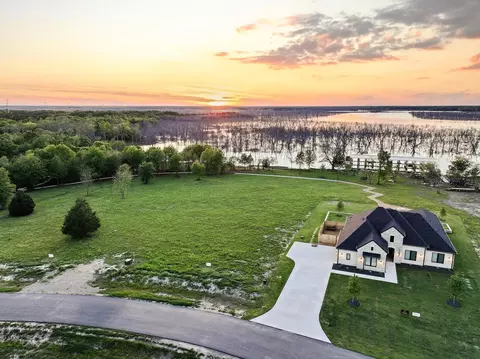 345 Shoreline Dr, Dodd City, TX 75438