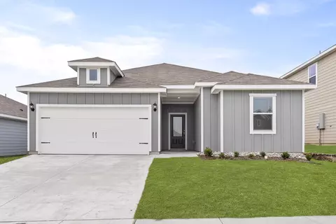 10109 Throttle Ln, Fort Worth, TX 76131