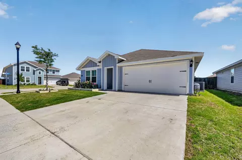 Exterior - 6409 Waterfall Ln, Princeton, TX 75407 photo 3 of 6