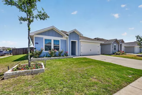 Exterior - 6409 Waterfall Ln, Princeton, TX 75407 photo 2 of 6
