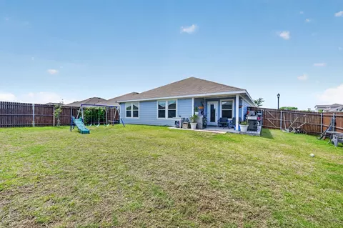 Exterior - 6409 Waterfall Ln, Princeton, TX 75407 photo 4 of 6