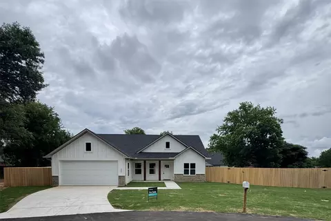 4000 Tahoe Ct, Granbury, TX 76048