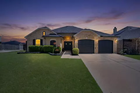 7817 Black Willow Ln, Arlington, TX 76002
