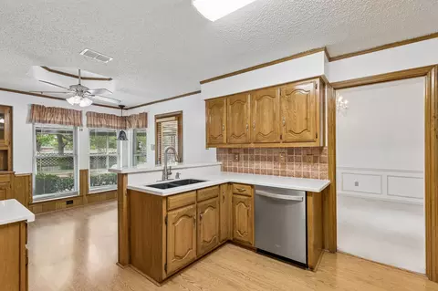 Kitchen - 1714 Blain Dr, Rowlett, TX 75088 photo 2 of 2