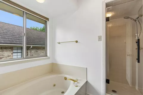 Bath - 1714 Blain Dr, Rowlett, TX 75088 photo 2 of 4