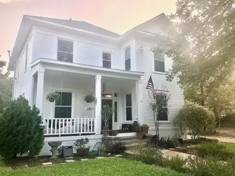617 S 12th St, Waco, TX 76706