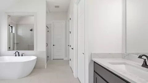 Bath - 1908 Vantage Dr, Rockwall, TX 75087 photo 2 of 2