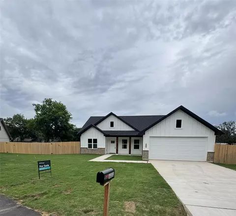 4004 Tahoe Ct, Granbury, TX 76048