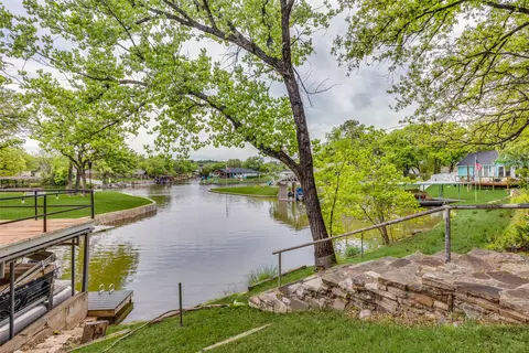 4004 Tahoe Ct, Granbury, TX 76048