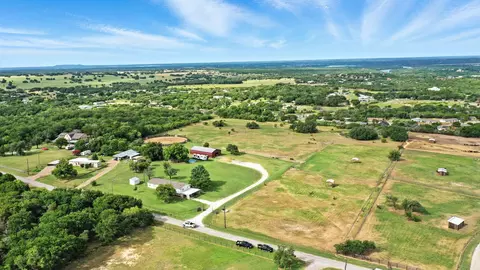 736 Lands Way Rd, Weatherford, TX 76087