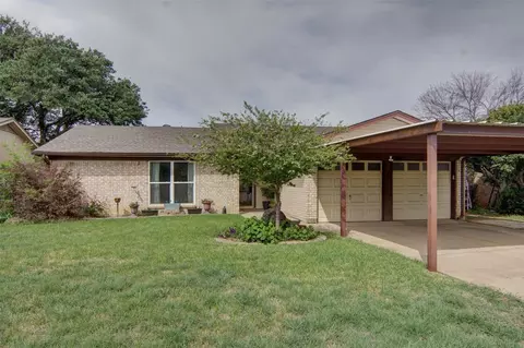 7405 Meadowdale Dr, Watauga, TX 76148