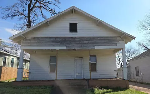 226 W Texas St, Denison, TX 75020