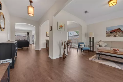 Entry Way - 10109 Bent Tree Dr, Rowlett, TX 75089 photo 1 of 2