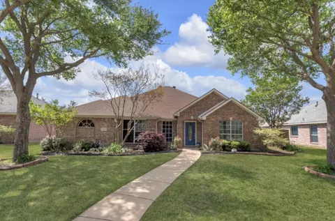 10109 Bent Tree Dr, Rowlett, TX 75089