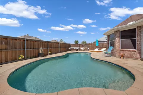Exterior - 10109 Bent Tree Dr, Rowlett, TX 75089 photo 8 of 12