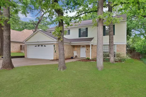 413 Wild Oak Ln, Euless, TX 76039