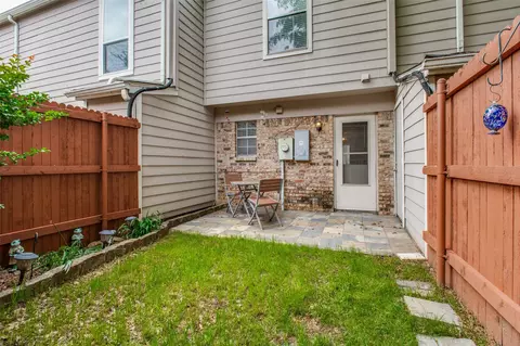22 Abbey Rd, Euless, TX 76039