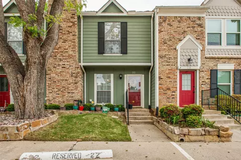 22 Abbey Rd, Euless, TX 76039