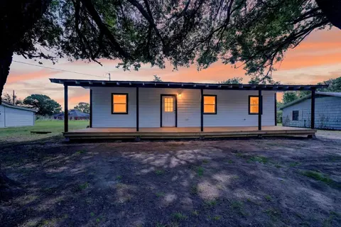 247 Wells St, Emory, TX 75440