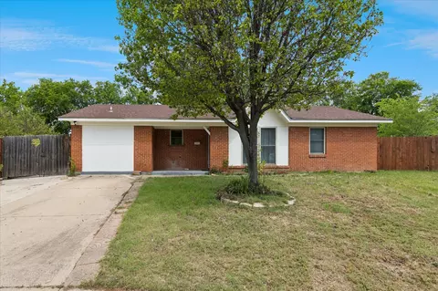 4806 Jaycrest Ct, Fort Worth, TX 76135