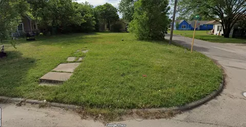 403 W Lampasas St, Ennis, TX 75119