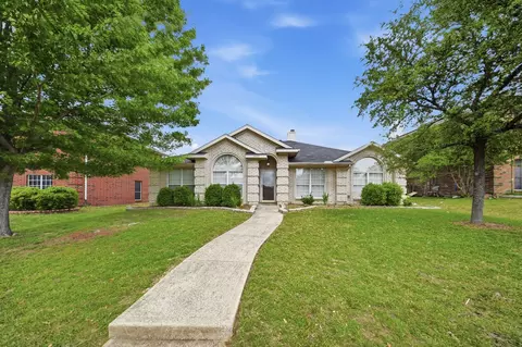 2409 Buckeye Dr, Mesquite, TX 75181