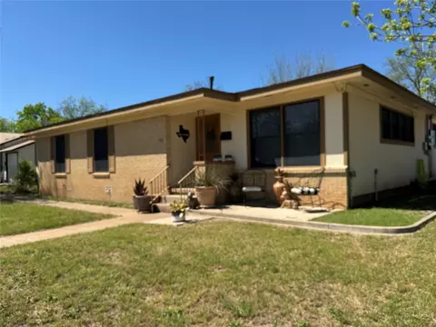 1900 S Walnut St, Brady, TX 76825