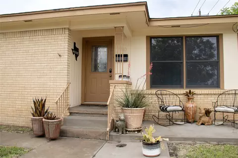 1900 S Walnut St, Brady, TX 76825